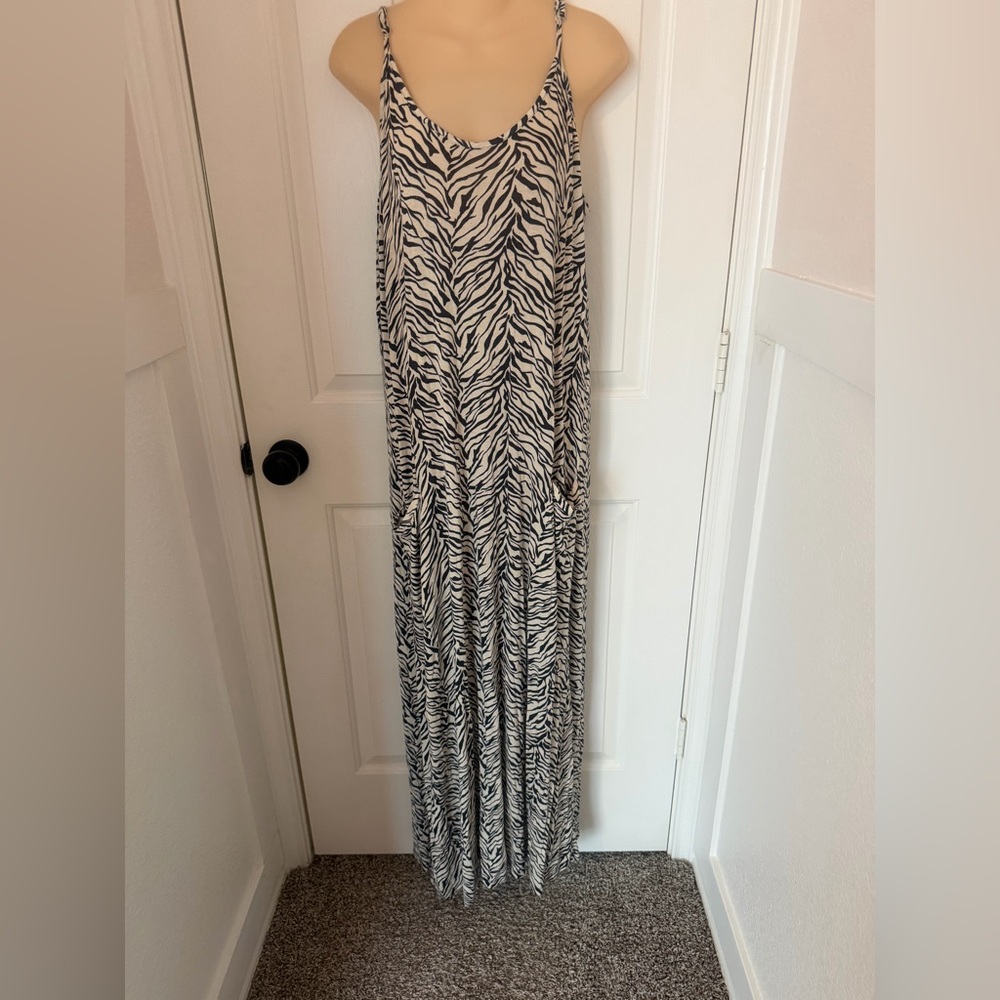 Zebra print Ink and Ivy size large spaghetti strap maxi dress